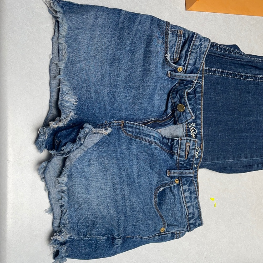 Universal threads shorts